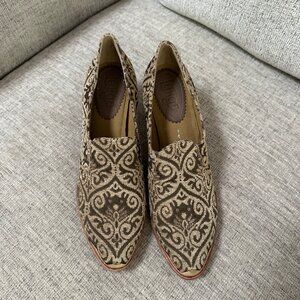 Women's Latigo Anthropologie "Velma" Tapestry Heels Size 9